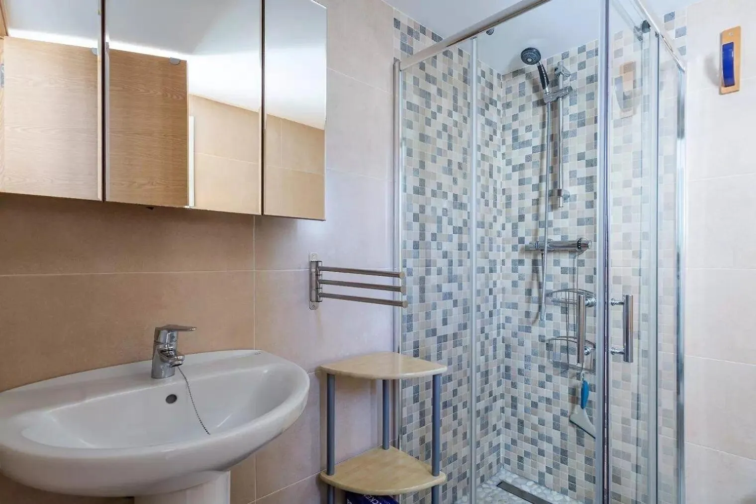 Semesterbostad Ferienhaus Mit 2 Schlafzimmern Und Grossem Pool In Santa Cristina D'Aro