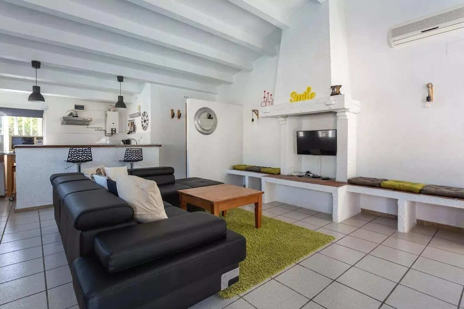 Semesterbostad Ferienhaus Mit 2 Schlafzimmern Und Grossem Pool In Santa Cristina D'Aro