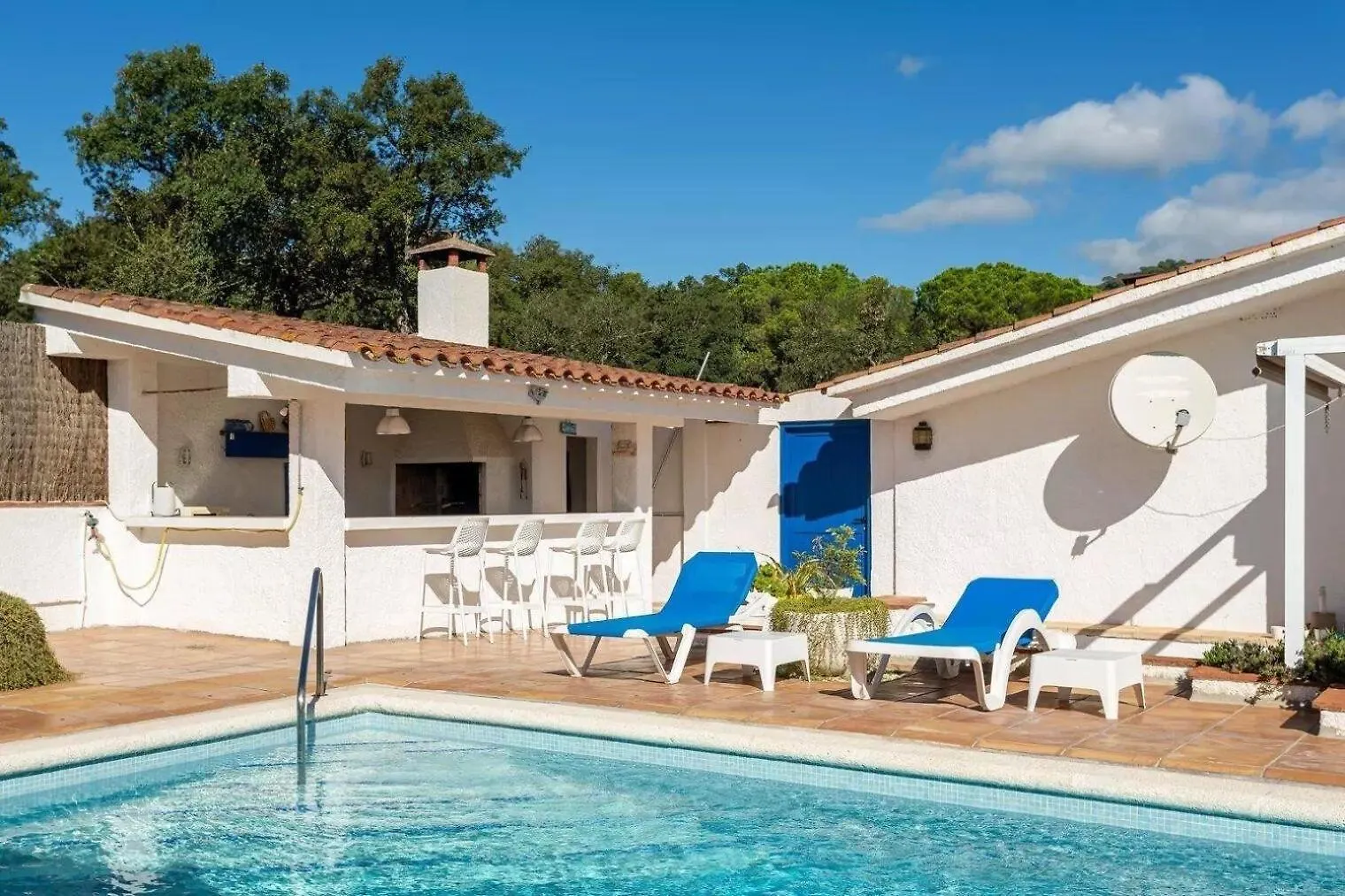 Ferienhaus Mit 2 Schlafzimmern Und Grossem Pool In Santa Cristina D'Aro Semesterbostad
