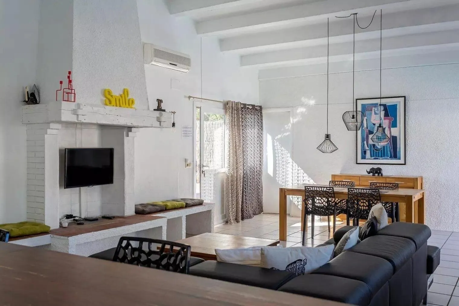 Semesterbostad Ferienhaus Mit 2 Schlafzimmern Und Grossem Pool In Santa Cristina D'Aro